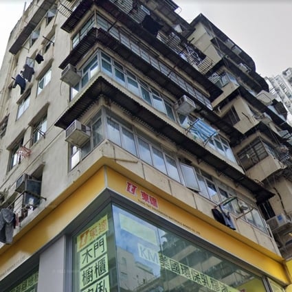 The banner was hanging on a drying rack on a Mong Kok tenement. Photo: Google Map
