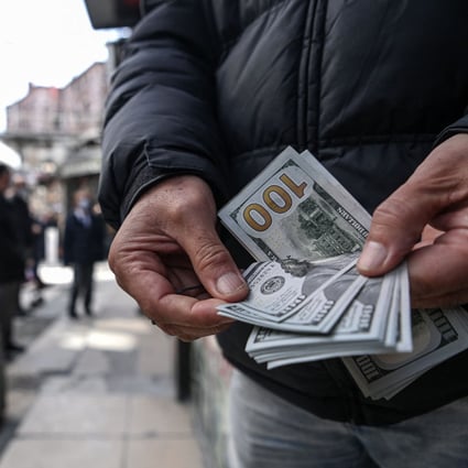 As China's foreign currency deposits pass US$1 trillion, banks