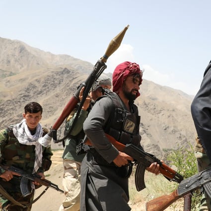 Anti-Taliban fighters at a checkpost in Parwan province. Photo: Reuters