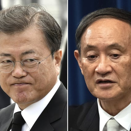 South Korean President Moon Jae-in, left, may hold talks with Japanese Prime Minister Yoshihide Suga, right, if he attends the opening ceremony of the Tokyo 2020 Olympics. Photo: AP