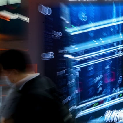 A visitor watches a promotion video at the China International Big Data Industry Expo 2021 in Guiyang, Guizhou province, on May 26, 2021. Photo: Xinhua