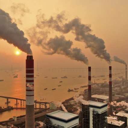 A coal-fired power plant on the Yangtze River in China's Jiangsu province, in 2018. Photo: AP