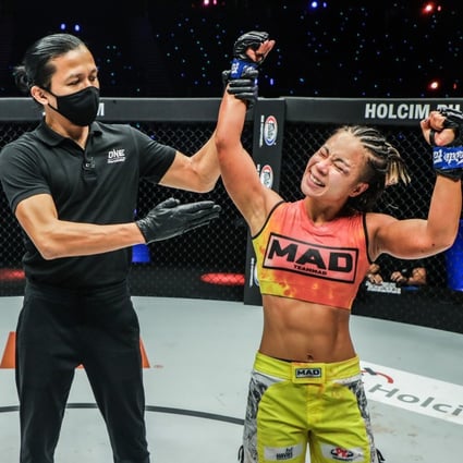Ham Seo-hee celebrates after defeating Denice Zamboanga.