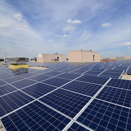 Norwegian firm REC Solar Holdings installed nearly 10,000 solar panels on the rooftop of German carmaker Audi’s A1 model assembly lines in Brussels, Belgium, in 2013. Photo: Agence France-Presse