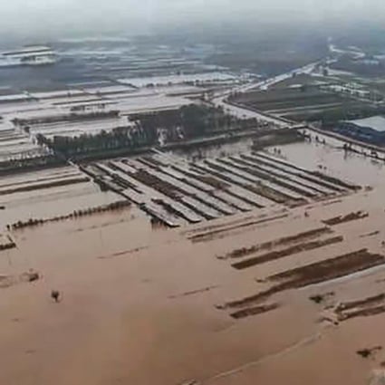 Days of heavy rains in north China’s Shanxi province have forced 120,000 people to relocate and caused floods and landslides that resulted in at least five deaths. Photo: People’s Daily