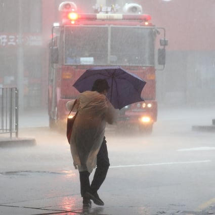 Typhoon Kompasu lashes Causeway Bay. Photo: Martin Chan
