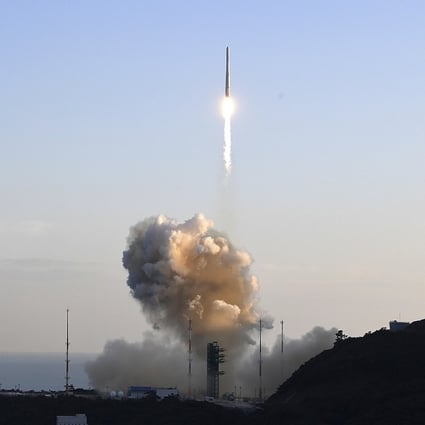 The Nuri rocket, the first domestically produced space rocket, lifts off from a launch pad at the Naro Space Center in Goheung, South Korea. Photo: AP