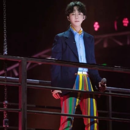 Li Yundi on the show ‘Call me by Fire’, the popular pianist was recently detained under suspicion of soliciting a prostitute. Source: Weibo