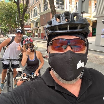 Gladiator star Russell Crowe posted this picture of himself on Twitter with the caption “Lost in Bangkok”. Photo: Twitter