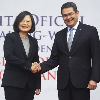 President Juan Orlando Hernandez of Honduras welcomes Taiwanese President Tsai Ing-wen to Tegucigalpa in January 2017. Photo: AFP