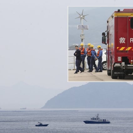 The search continues at Plover Cove. Photo: Felix Wong