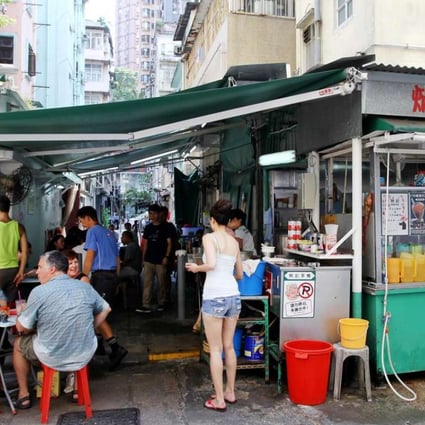Hong Kong’s street-food stalls may be getting thin on the ground thanks to officialdom’s refusal to issue new licences, but recognition has come for the dai pai dong with the term’s incorporation into the Oxford English Dictionary. Photo: Edward Wong