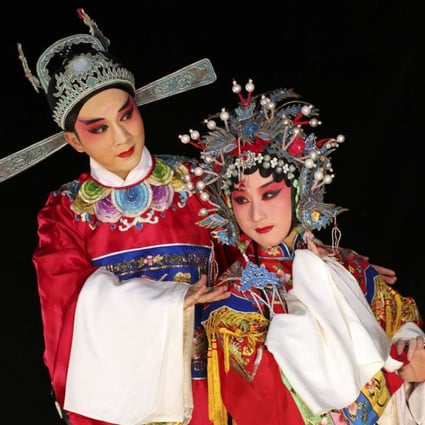 Zeng Jie (left) and Hu Ping portray Li Yi and Huo Xiaoyu in The Legend of the Purple Hairpin, a highlight of the Chinese Opera Festival that begins in Hong Kong this week.
