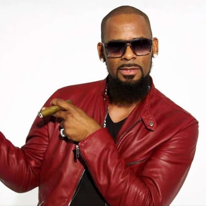 Hip-hop balladeer R Kelly is back with The Buffet.