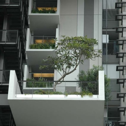The Newton Suites residential complex in Singapore has impressed people with its abundant green features. Photo: Professor Jim Chi-yung
