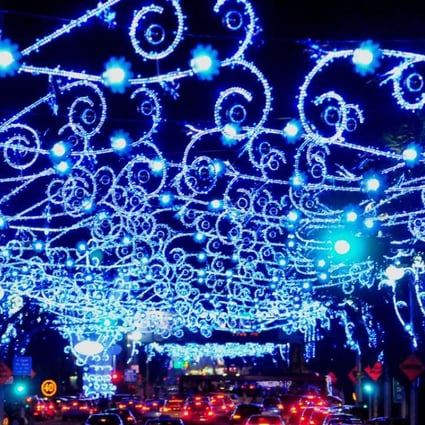 The annual Christmas Light-up on Orchard Roadok can be seen throughout November and December.