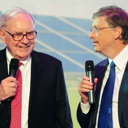 Two famous self-made billionaires: US businessmen Warren Buffett (left) and Microsoft founder Bill Gates (right). Photo: AFP