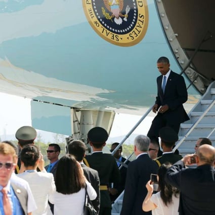 US President Barack Obama disembarks from the Air Force One at Hangzhou Xiaoshan International Airport in eastern Zhejiang province on Saturday. Photo: Reuters