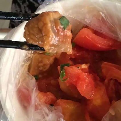 Chinese Students Over The Moon As Canteen Serves Mid Autumn Festival Treat Of Mooncakes With Stir Fried Tomatoes South China Morning Post What's the chinese word for canteen? mooncakes with stir fried tomatoes