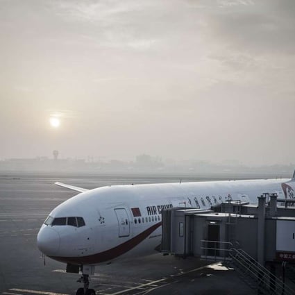 Chinese airlines’ earnings are expected to peak in 2016, as a depreciating yuan and rising oil prices combine to erode their profit margins in 2017 and 2018, BNP Paribas said. Photo: Bloomberg