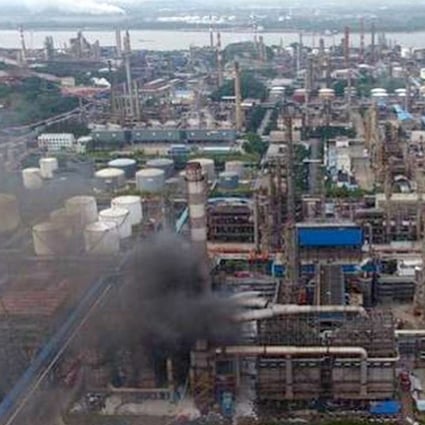 An explosion occurred at about 1.51pm at an oil refinery in Nanjing owned by China Petrochemical subsidiary Jinling Petrochemical. Photo: SCMP Pictures
