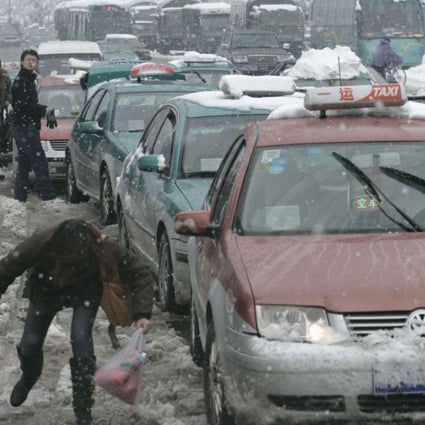 Hangzhou traffic can grind to standstill in bad weather. Photo: Reuters