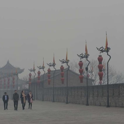 A picture taken last year of thick smog in Xian. Photo: Xinhua