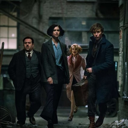 Dan Fogler, Katherine Waterston, Alison Sudol and Eddie Redmayne in Fantastic Beasts and Where to Find Them (category IIA), directed by David Yates.