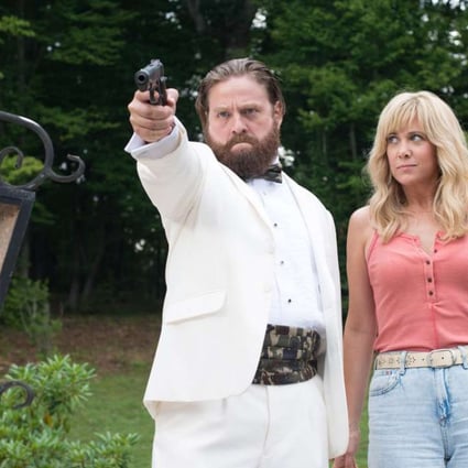 Zach Galifianakis and Kristen Wiig in the comedy heist film Masterminds.