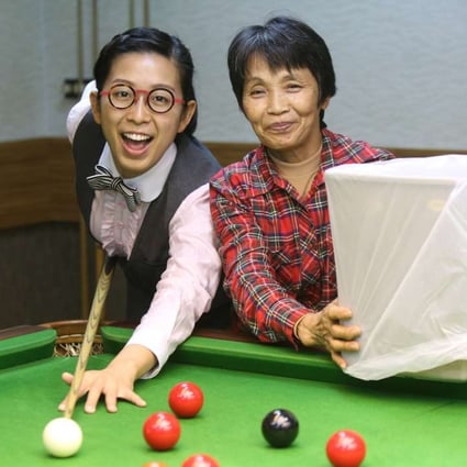 Snooker queen Ng On-yee poses with housing estate cleaner To Kin-hing. Photo: Xiaomei Chen