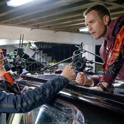 Director Danny Boyle and Ewan McGregor on the set of T2 Trainspotting.