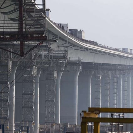 Construction on the Hong Kong-Zhuhai-Macau Bridge. This 9 km section of the bridge is being built by two units of Bouygues Construction. The project is a series of bridges and tunnels 50 km long connecting Hong Kong with Macau and the city of Zhuhai in mainland China. Photo: EPA