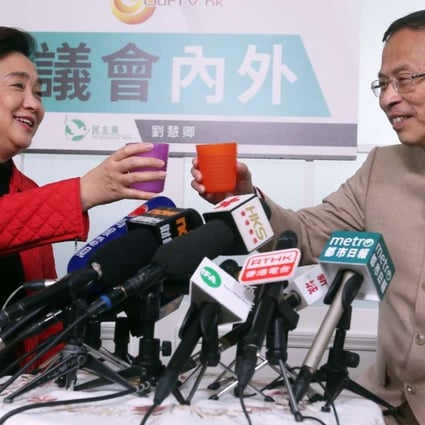 Emily Lau interviews former Legco president Jasper Tsang. Photo: K. Y. Cheng