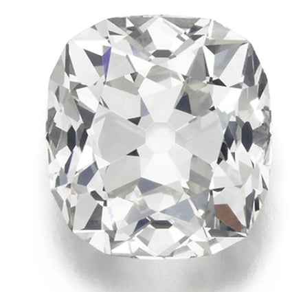 A large 26.27 karat diamond ring worth hundreds of thousands. The gem bought at a car boot sale is expected to fetch about 350,000 pounds ($454,000) when it is auctioned by Sotheby’s next month. Photo: AP