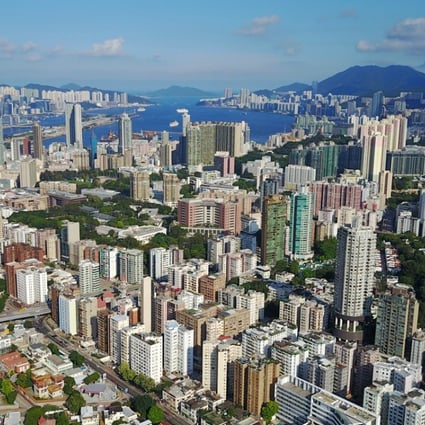 Based on opinions collected by The University of Hong Kong, a resounding 79 per cent of the 500 respondents thought the second quarter of this year was a bad time to buy property – a record high for the quarterly survey since 2010. Photo: Xinhua