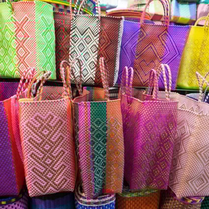 Woven plastic Outlet