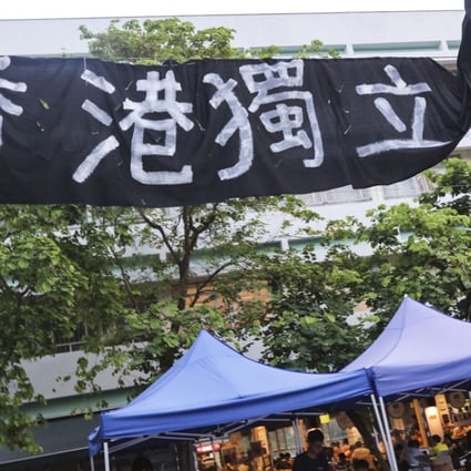 Large black banners bearing the words “Hong Kong independence” in Chinese and English appeared on Chinese University campus as the new school year kicked off earlier this month. Photo: Felix Wong