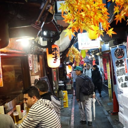 Shinjuku is one of the most popular night hot spots in Tokyo.