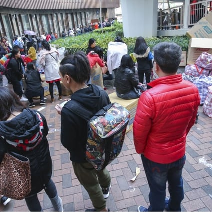 At a Red Cross donation facility on Tai Ho Road in Tsuen Wan, about 100 people were seen queuing on Sunday afternoon. Photo: David Wong