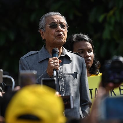 Opposition leader Mahathir Mohamad addresses a rally organised by Bersih against the redrawing of Malaysia’s electoral boundaries. Photo: AFP