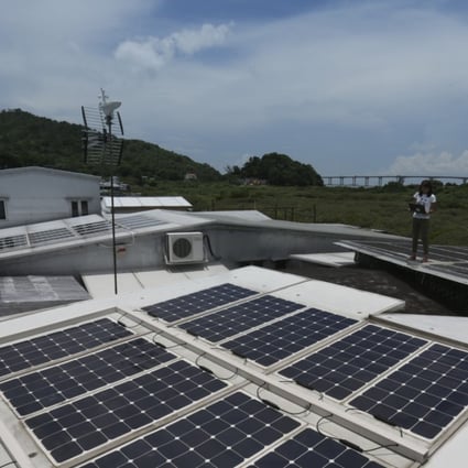 Households with rooftop solar panels could sell surplus energy to the grid and earn up to five times what consumers currently pay for power, according to a government proposal. Photo: May Tse 