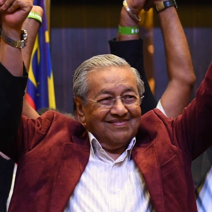 Mahathir Mohamad S Swearing In Up In Air As Election Halts Barisan Nasional S 61 Year Reign In Malaysia South China Morning Post