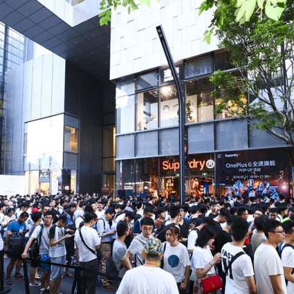 Shopppers queue up to grab a new OnePlus phone. Photo: Handout