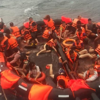 Tourists are seen on life rafts near the island of Phuket, Thailand, on Thursday. Photo: Xinhua