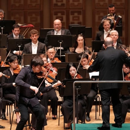 Joshua Bell performs Sibelius’ Violin Concerto with the Hong Kong Philharmonic Orchestra under the baton of Jaap van Zweden. Photo: Ka Lam/Hong Kong Philharmonic