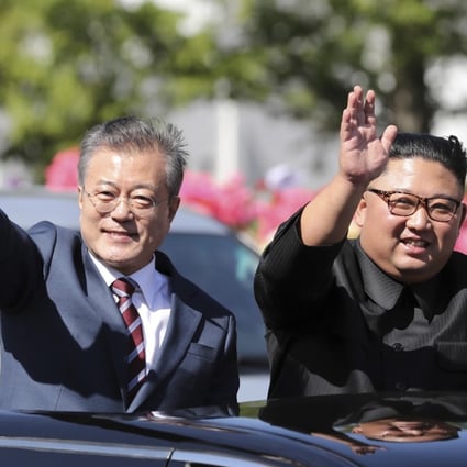 South Korean President Moon Jae-in (left) and North Korean leader Kim Jong-un have made good progress in their efforts to achieve inter-Korean peace. Photo: AP