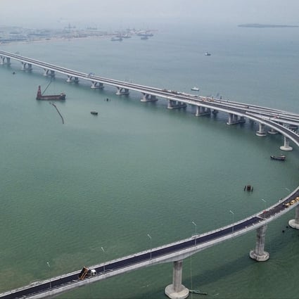 The main route to the Hong Kong Port area of the mega bridge. Photo: Roy Issa
