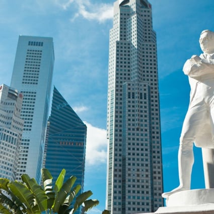The statue of the hugely influential Stamford Raffles in downtown Singapore. Photo: Shutterstock