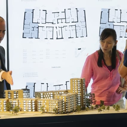 Potential buyers attend a London property exhibition in Hong Kong at the Mandarin Oriental hotel in Central. Photo: Edward Wong