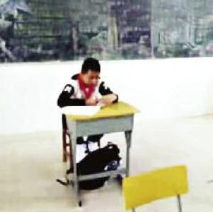 A Chinese teacher has been accused of making a young boy who had been treated for cancer sit apart from his classmates. Photo: Thepaper.cn